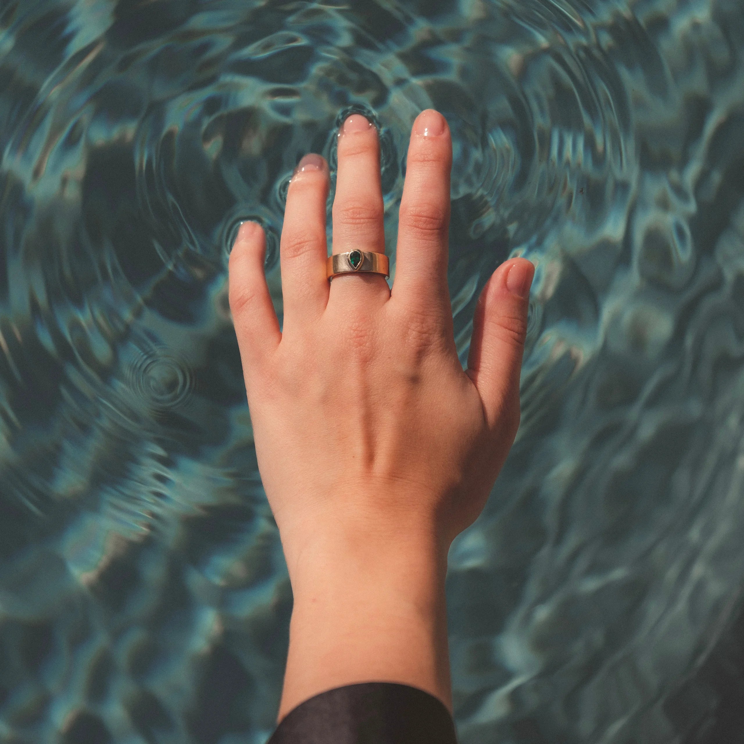 Emerald Marea Ring