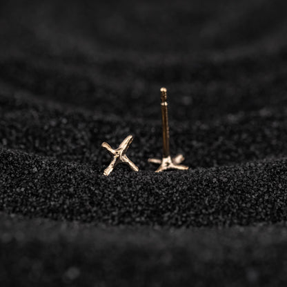 X Studs: 10k Gold